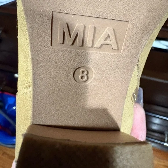MIA Cream Heeled Boots - Picture 3 of 4